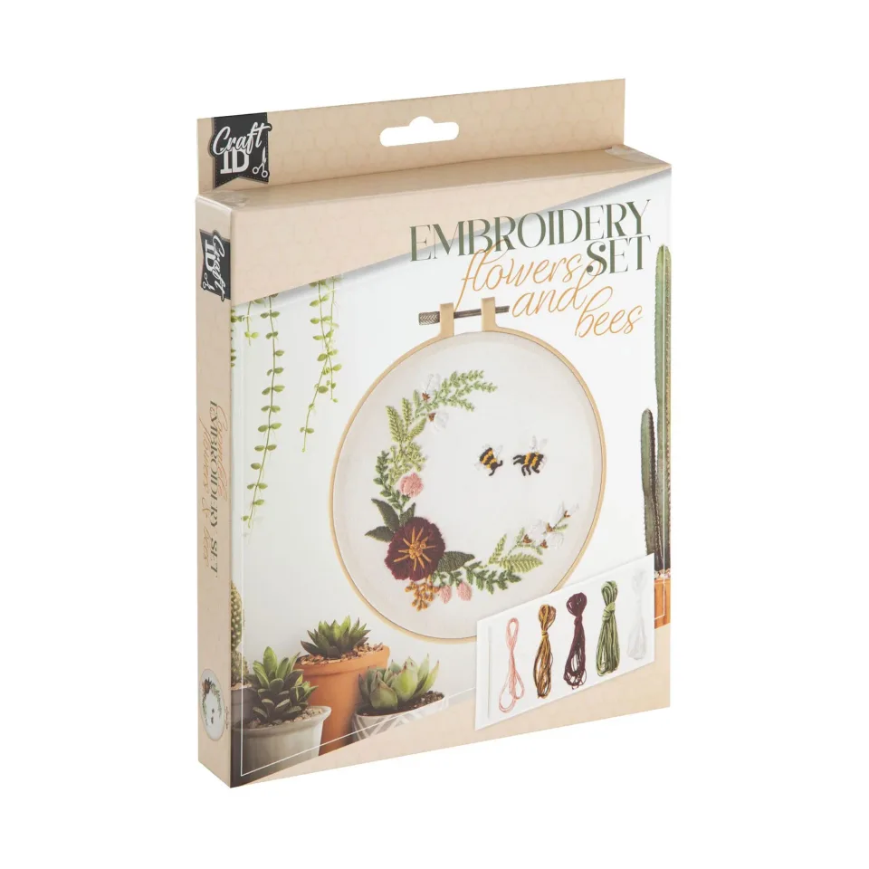 Kit de brodat Craft ID Flori și albine, 15.2 cm