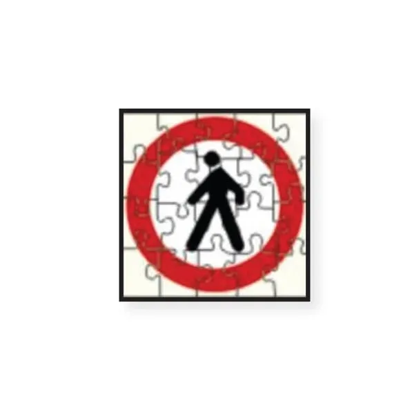 Puzzle, cu două semne de circulație diferite